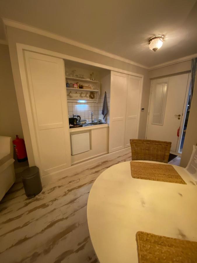 De Vijverkamer-----Prive Diner Op De Kamer Mogelijk!! Hoogeveen Exterior photo